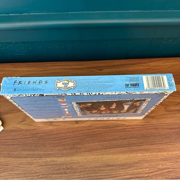 Friends TV show 1000 piece puzzle - Picture 6 of 6